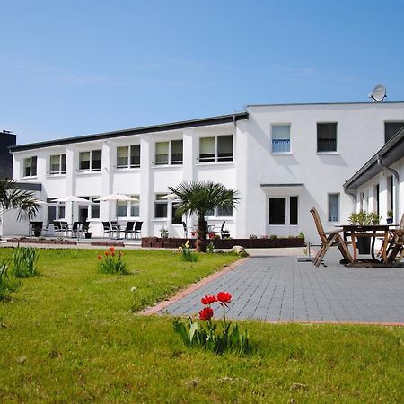 Appartementanlage-Ferienwohnungen Weisse Moewe Sassnitz Exterior foto