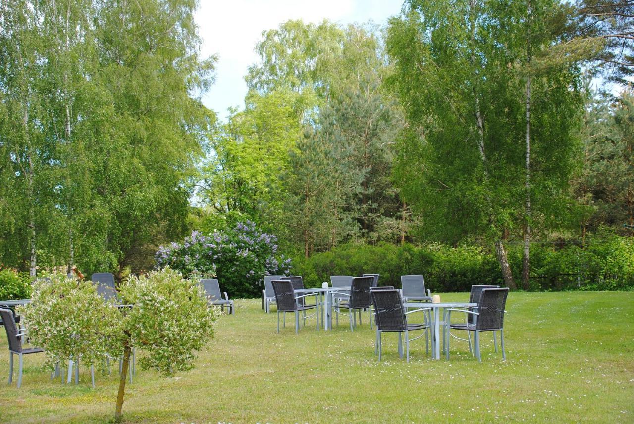 Appartementanlage-Ferienwohnungen Weisse Moewe Sassnitz Exterior foto