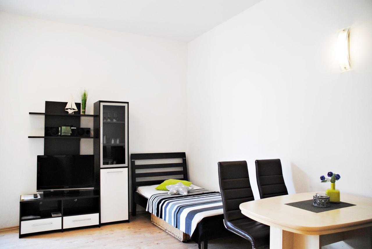 Appartementanlage-Ferienwohnungen Weisse Moewe Sassnitz Exterior foto