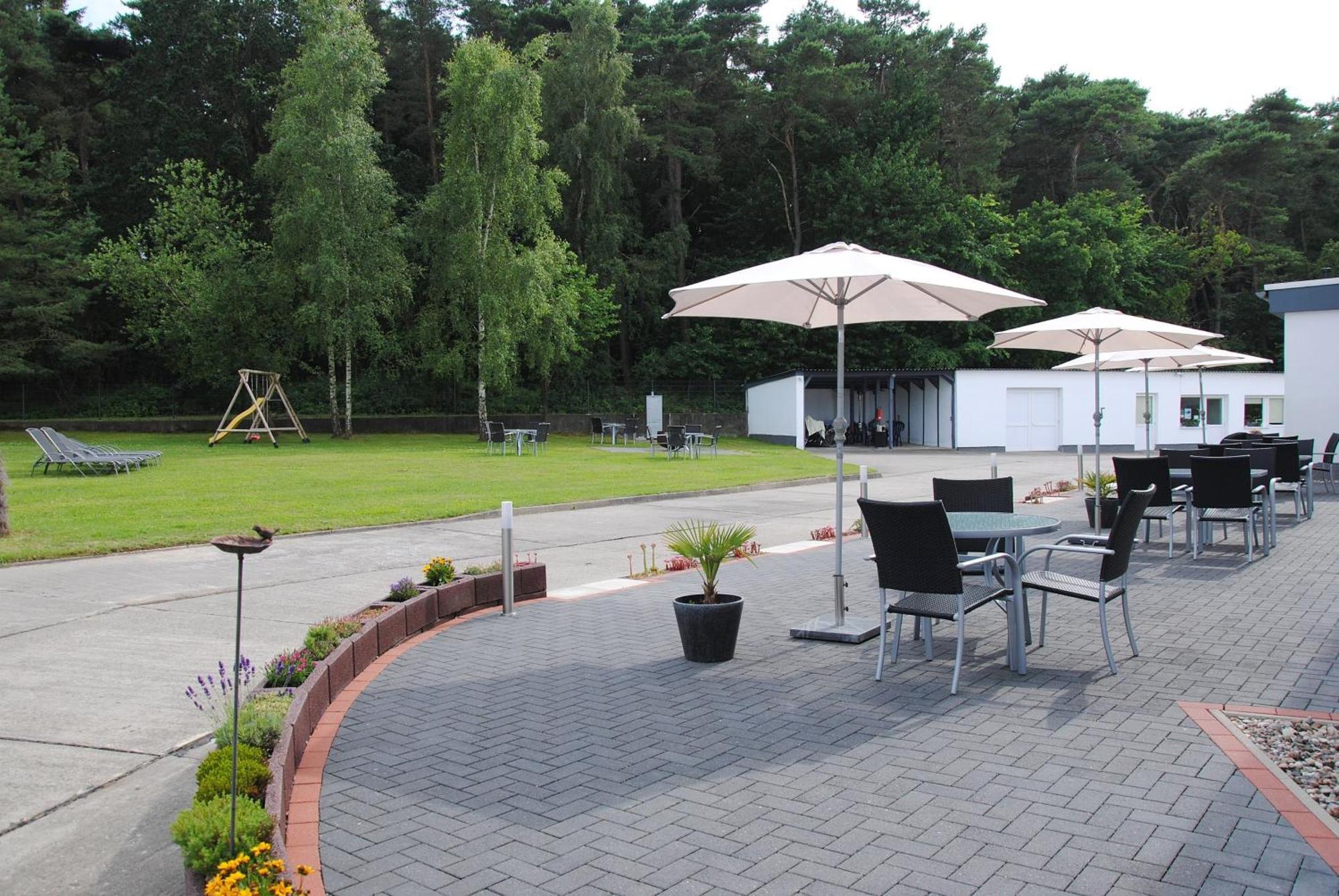 Appartementanlage-Ferienwohnungen Weisse Moewe Sassnitz Exterior foto